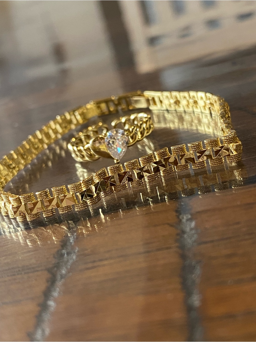 Set Gold Plated Chain-Link Ring with Pear-Cut Crystal